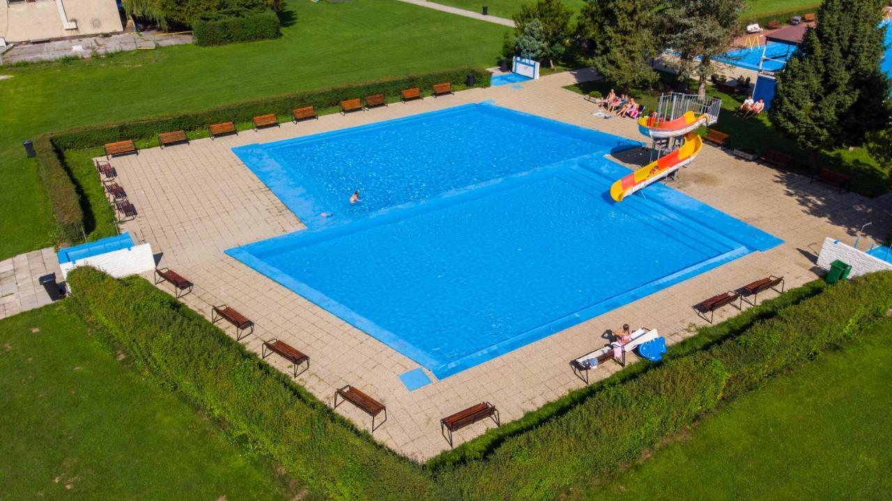 Hotel Preveza Spišská Nová Ves Εξωτερικό φωτογραφία